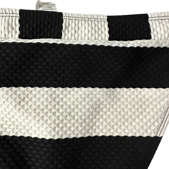 Gibson Latimer Stripped Textured Halter Bikini Top (M) with Matching Bottoms (L) - Picture 10 of 13